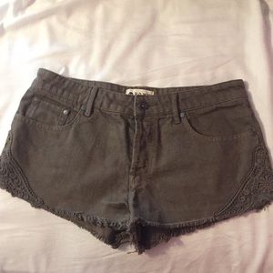 NWOT Roxy navy green jean shorts size 28
